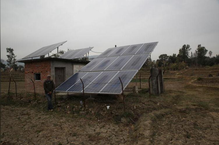 Solar water pumps up incomes for Nepal's quake-hit farmers